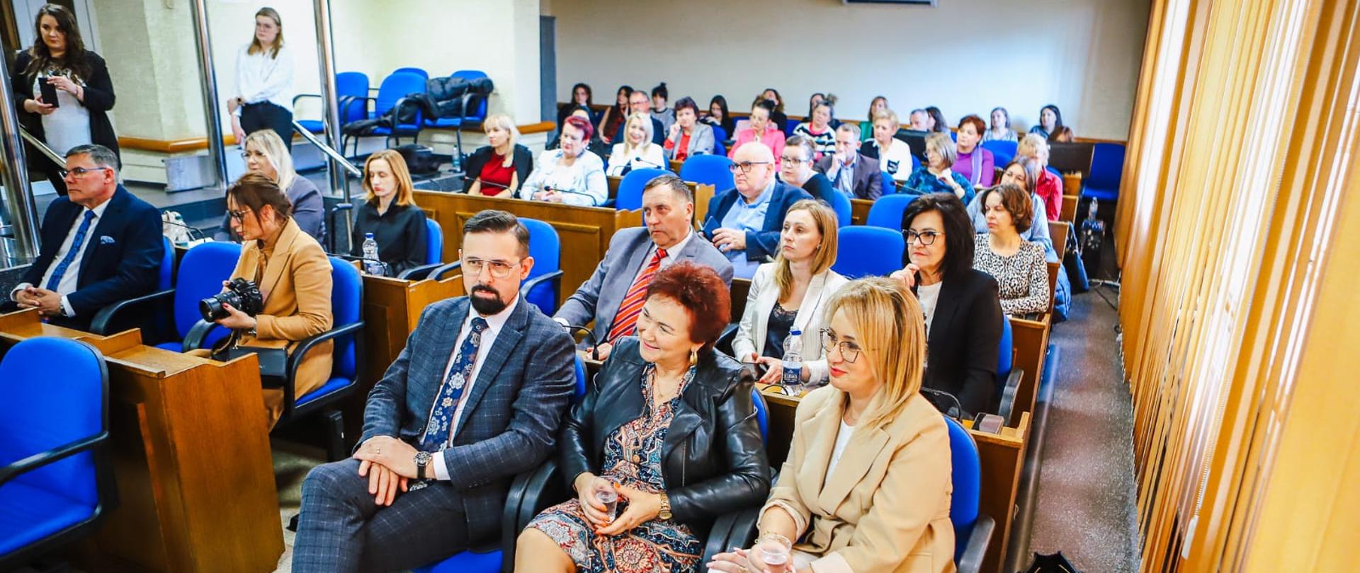 Płock: rozmowy o pomocy społecznej 