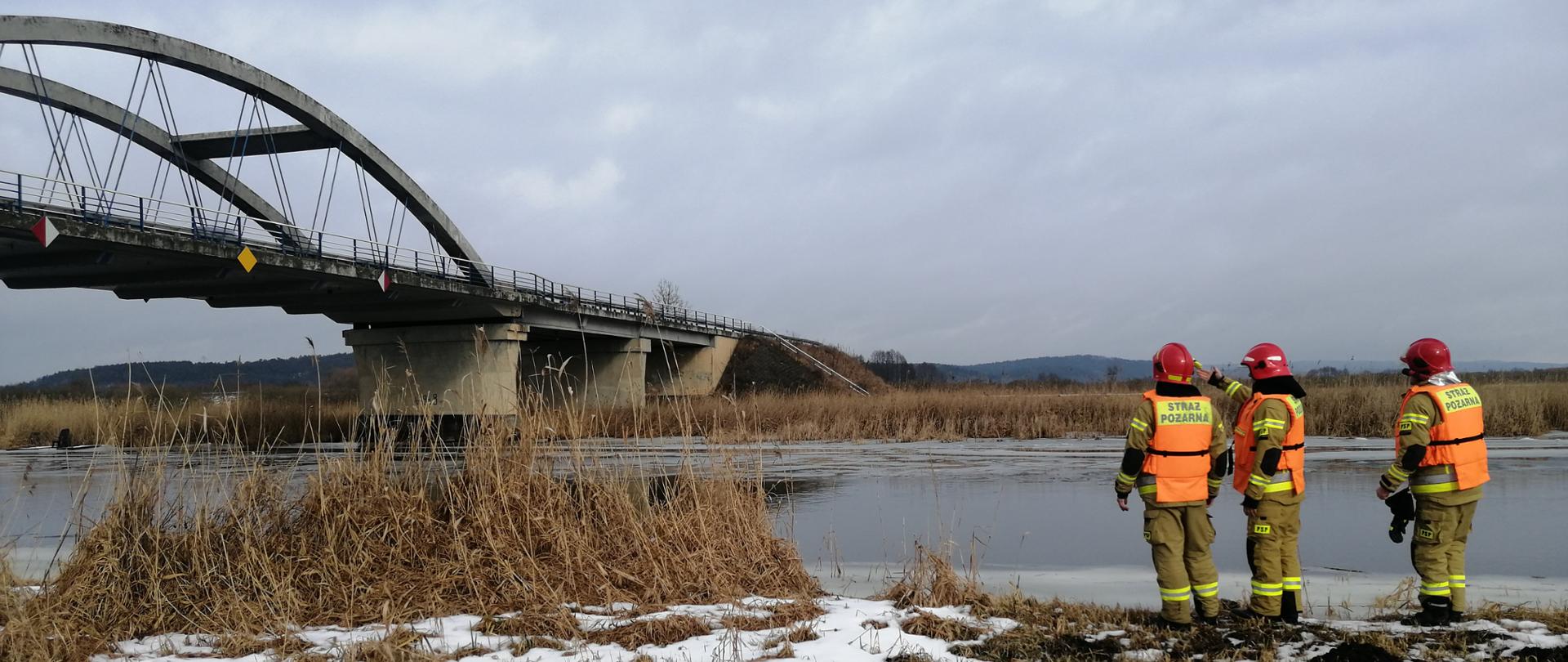 OPERACYJNE ROZPOZNANIE MIEJSC WODOWANIA ŁODZI ORAZ MIEJSC ZAGROŻONYCH PODTOPIENIAMI