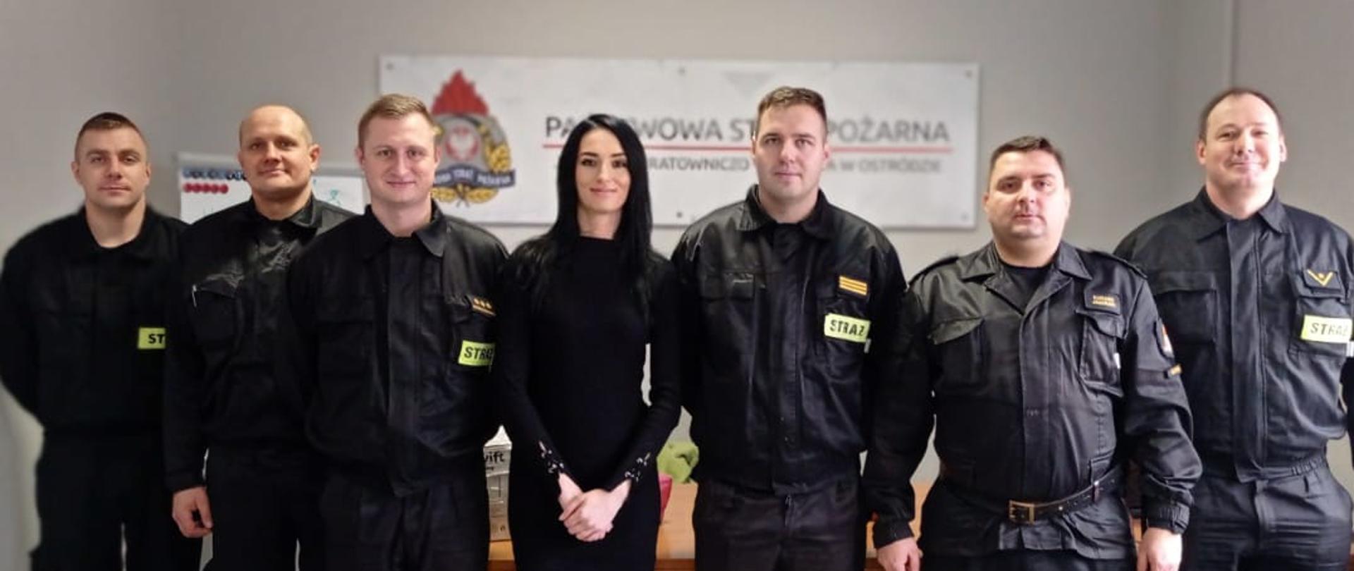 Strażacy po spotkaniu edukacyjnym