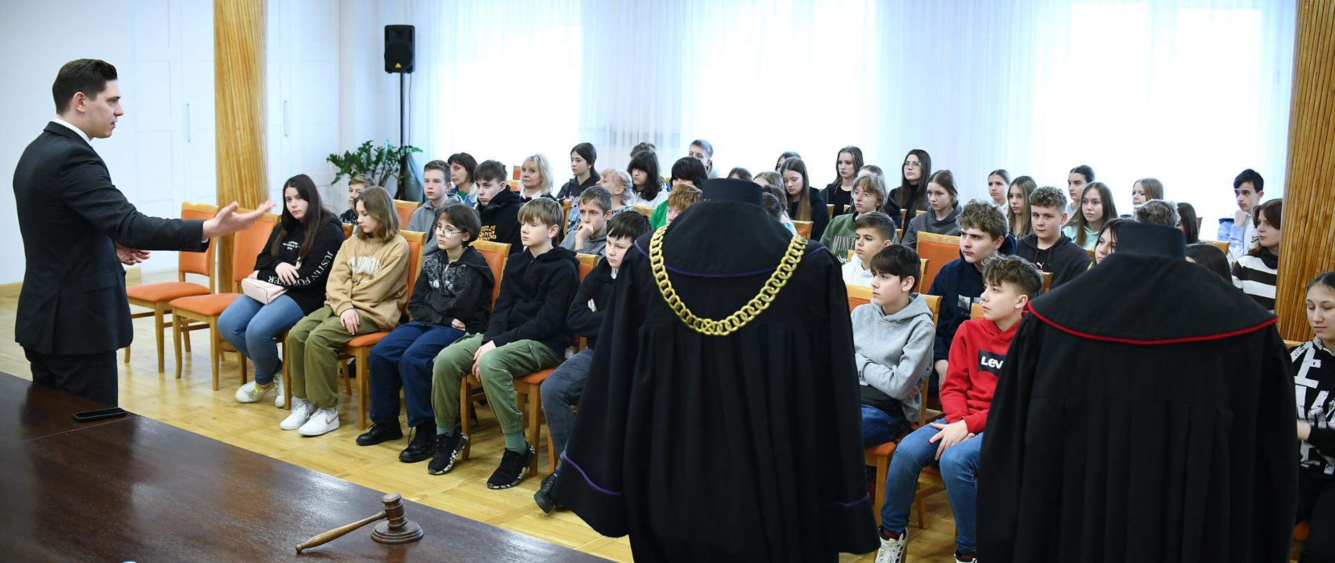 Uczniowie ze Szkoły Podstawowej nr 14 w Krośnie na warsztatach „Przygody z Paragrafem” w siedzibie Ministerstwa Sprawiedliwości 