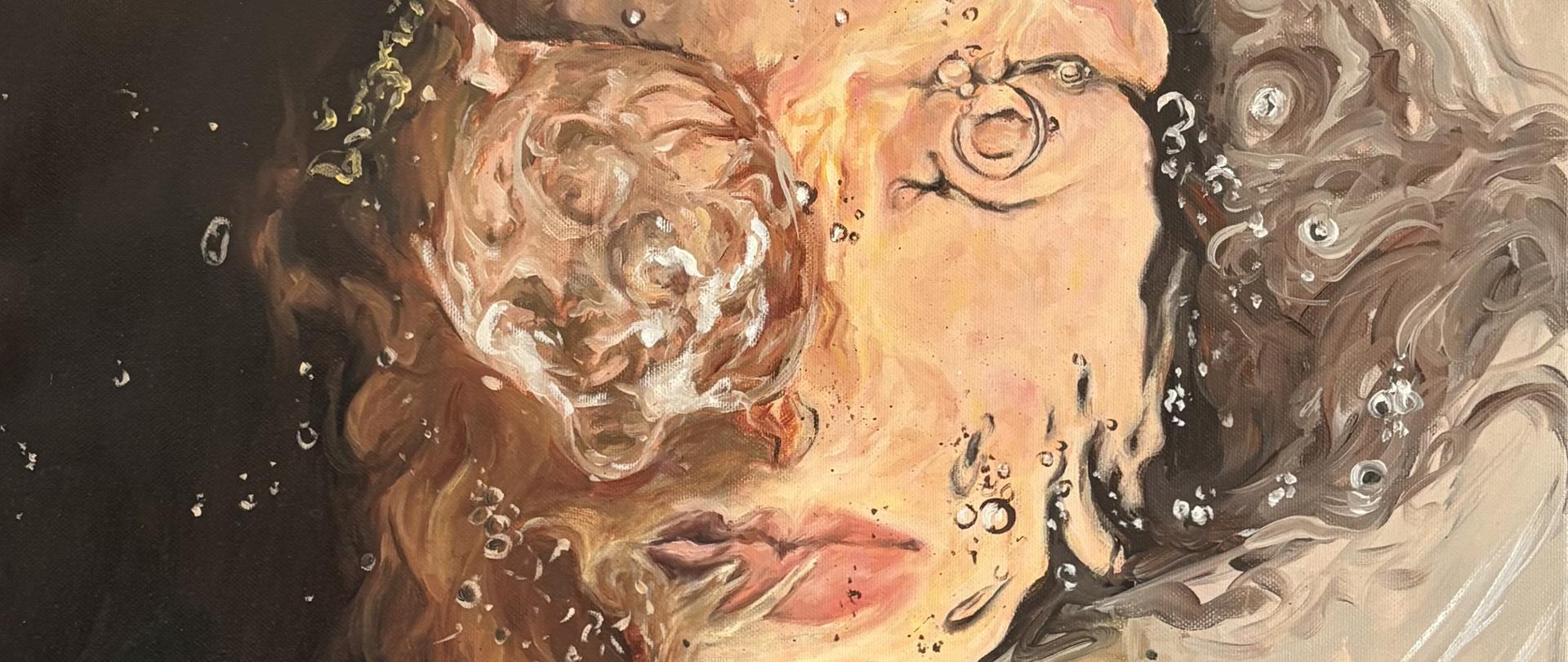 Praca malarska stypendystki Natalii Hojdeczko. Przedstawia twarz kobiety zniekształconą przez namalowane krople wody.