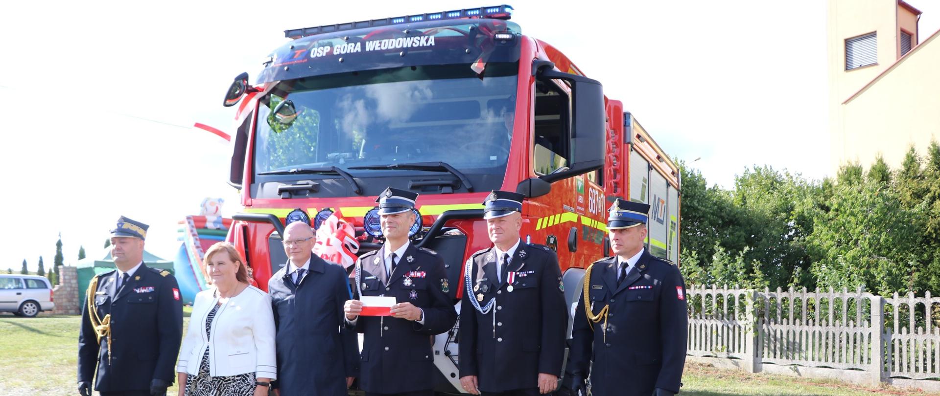 Przekazanie samochodu ratowniczo-gaśniczego dla jednostki OSP Góra Włodowska