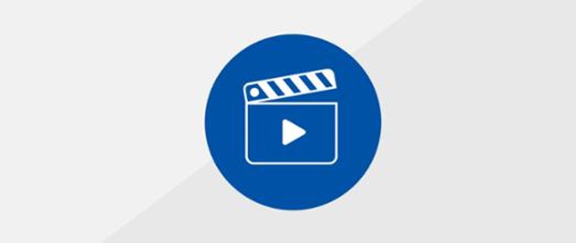 Na szarym tle w niebieskim kółku ikona klapsa filmowego