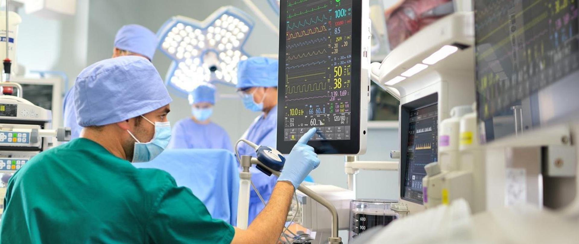 Jesteś pracownikiem służby zdrowia – dowiedz się kiedy masz obowiązek poddać się kwarantannie