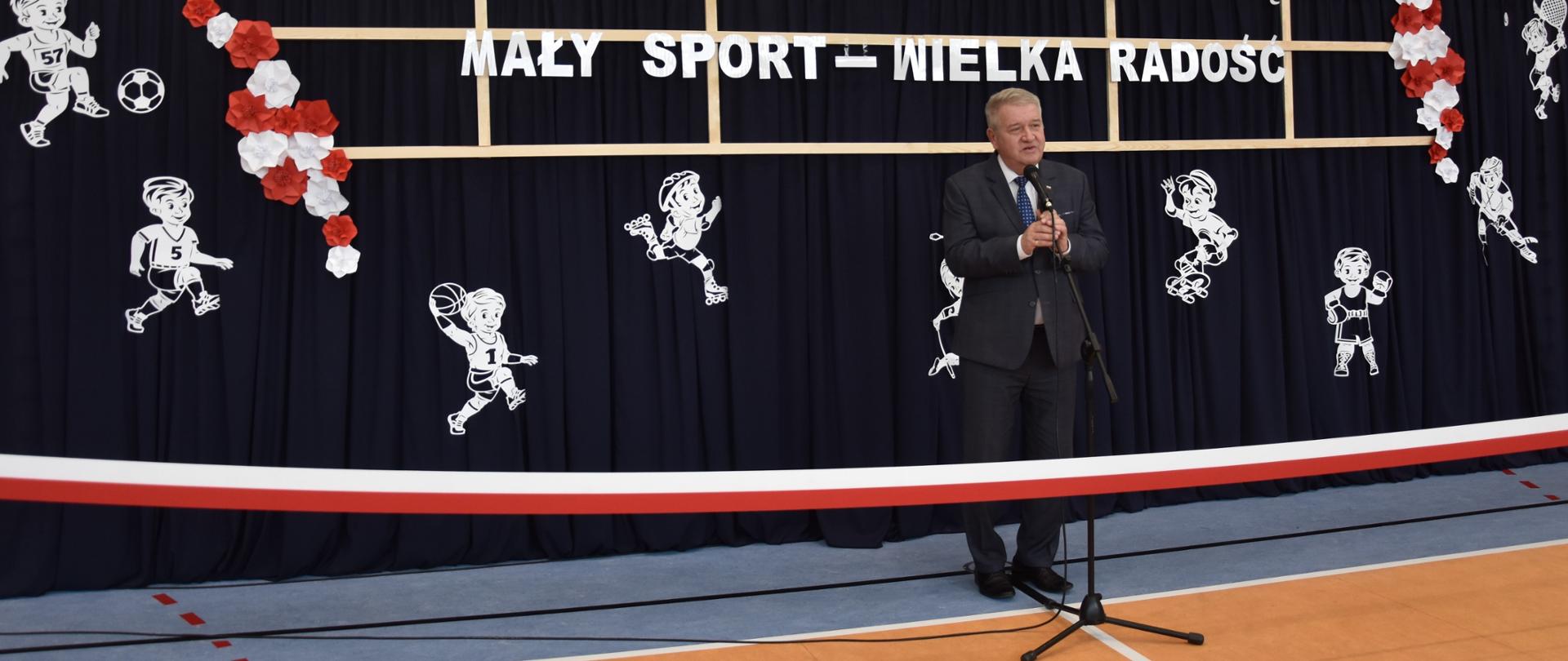 Na zdjęciu widać mężczyznę