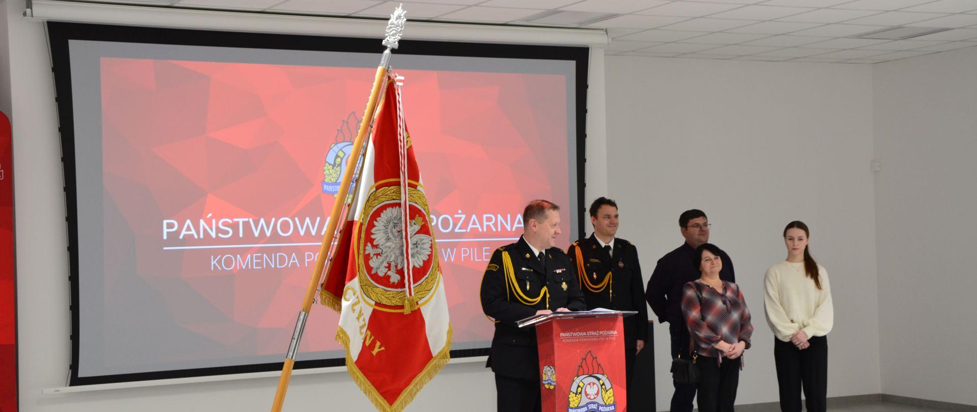 Ślubowanie nowego funkcjonariusza w Komendzie Powiatowej PSP w Pile