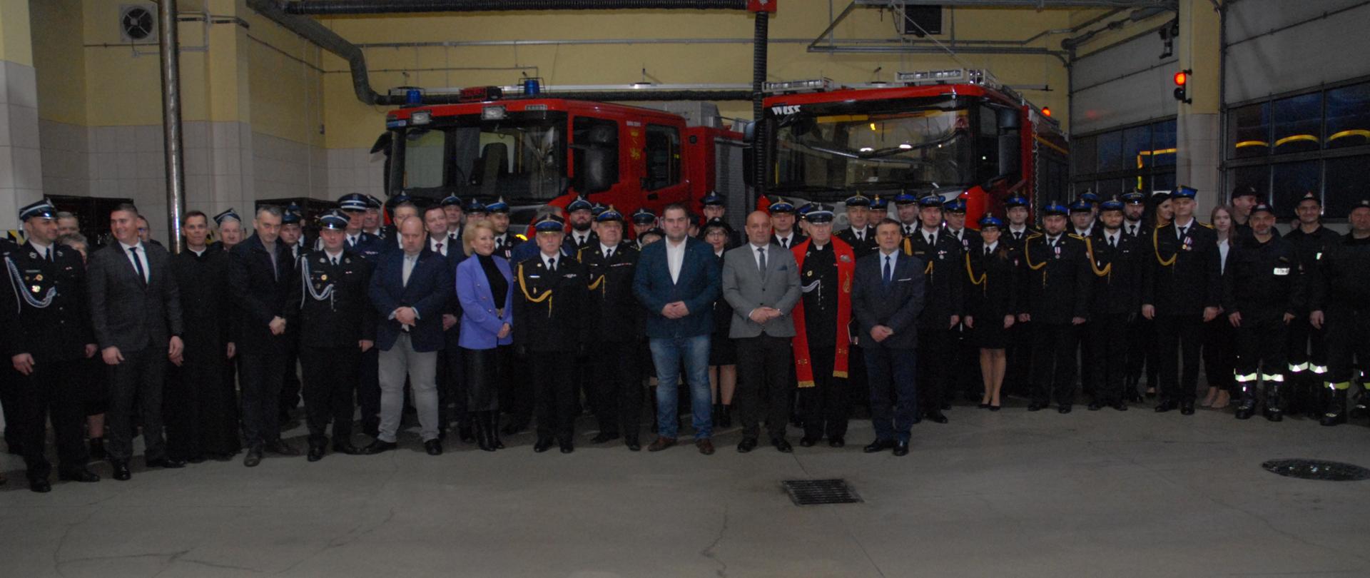 Uroczyste przekazanie samochodów ratowniczo-gaśniczych dla KP PSP w Sierpcu oraz OSP w Goleszynie