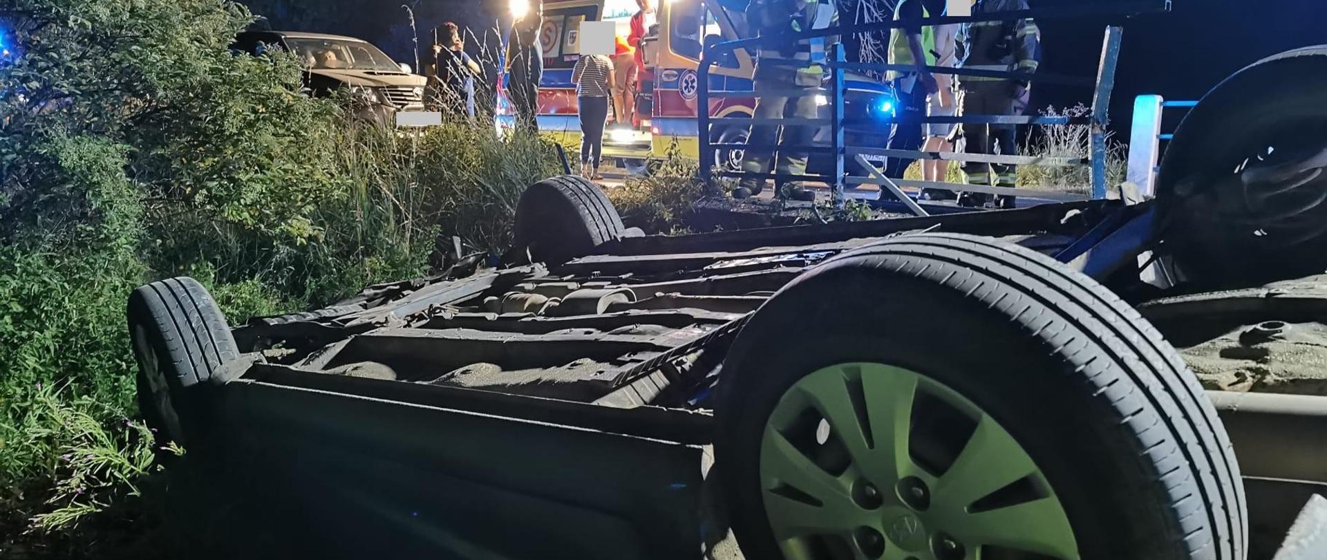 DACHOWANIE POJAZDU OSOBOWEGO W KOZUBOWIE, GM. PIŃCZÓW 