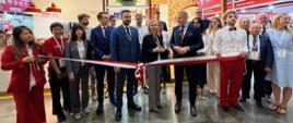 Uroczyste otwarcie polskiego stoiska narodowego "Poland Tastes Good" na targach THAIFEX Anuga Asia 2026 w Bangkoku, stolicy Tajlandii, w którym udział wzięli Henryk Smolarz, Dyrektor Generalny KOWR, Monika Krzewicka, Chargé d’affaires Ambasady RP w Tajlandii, oraz Norbert Bąk, kierownik Zagranicznego Biura Handlowego PAIH w Bangkoku.