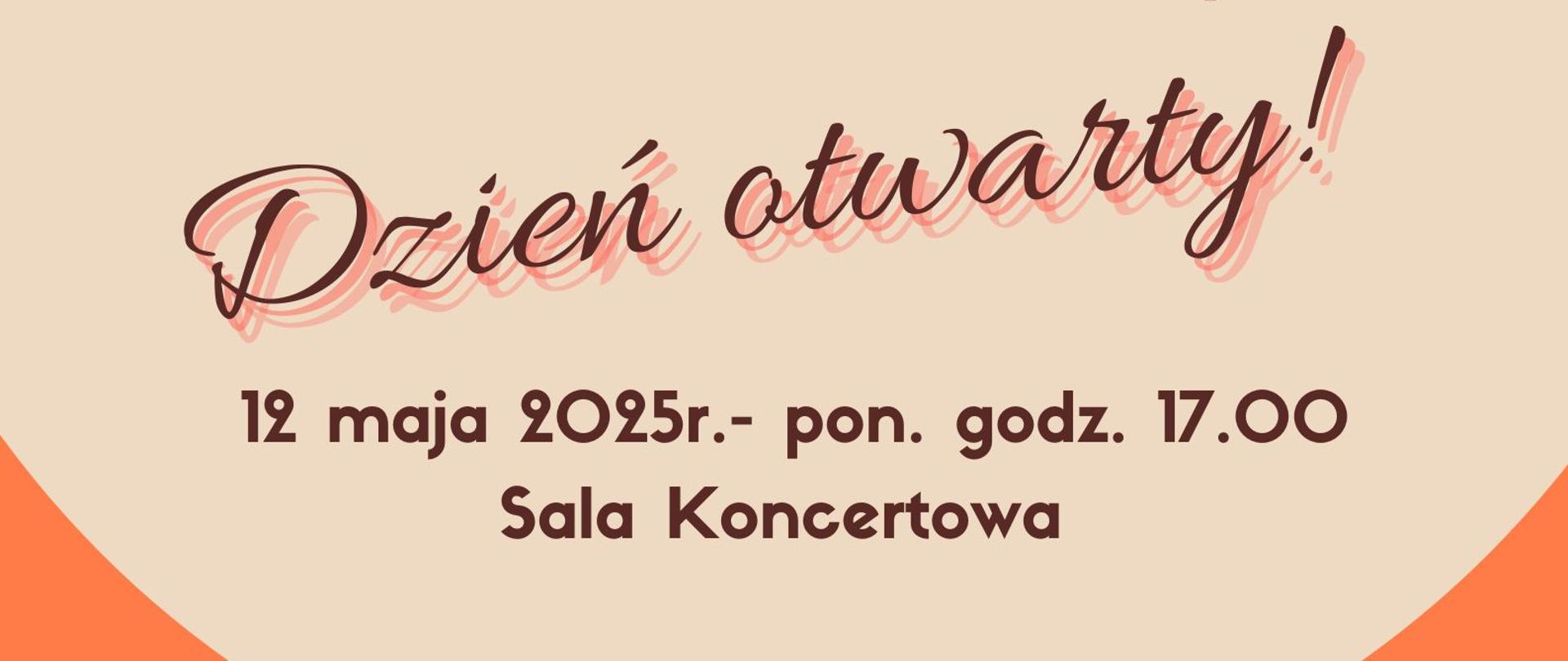 Plakat ma tło w odcieniach beżu i pomarańczu, ozdobiony jest ilustracjami instrumentów muzycznych, takich jak perkusja, trąbka i nuty. Duży napis informuje o rekrutacji i dniu otwartym w Państwowej Szkole Muzycznej I st. nr 1 w Kędzierzynie-Koźlu, który odbędzie się 12 maja 2025 roku o godz. 17:00 w Sali Koncertowej. Podano program wydarzenia oraz dane kontaktowe szkoły i kod QR.
