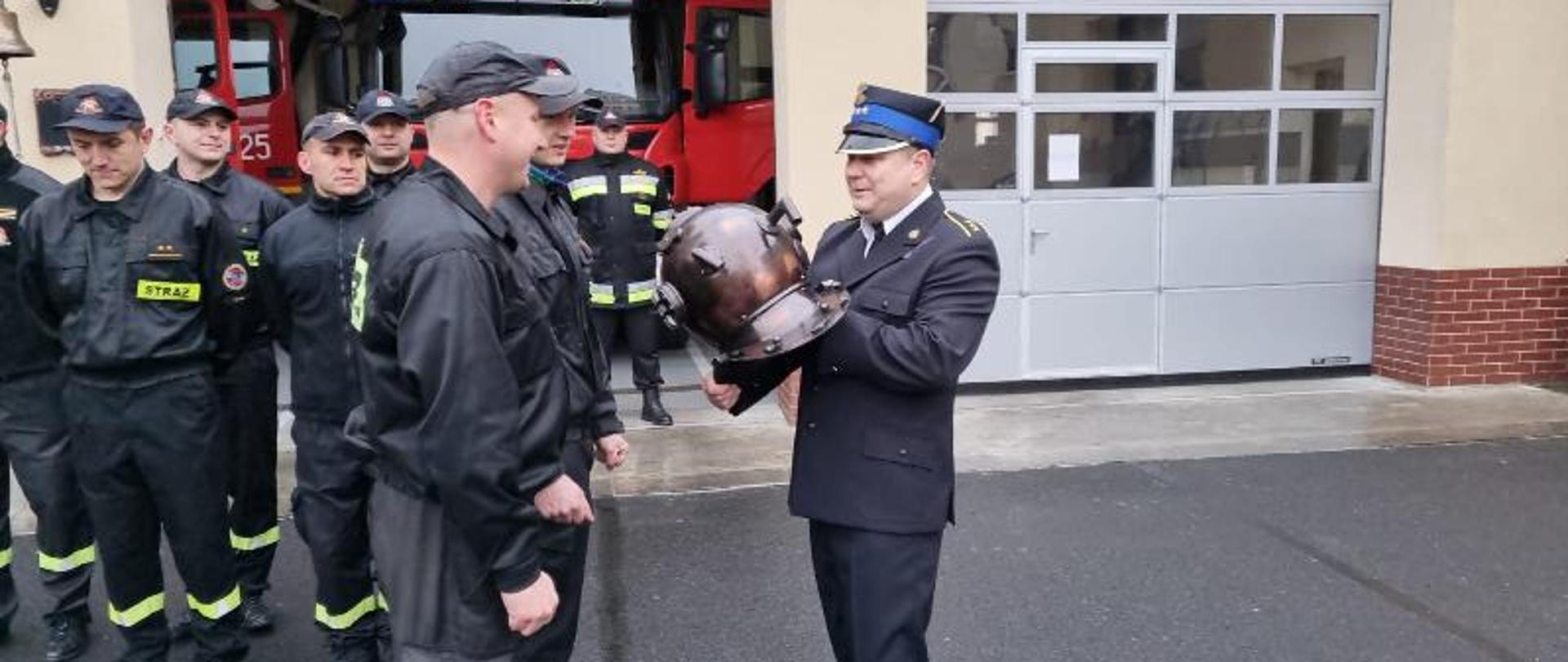 Przejście na zaopatrzenie emerytalne asp. sztab. Piotra Nieckarza.