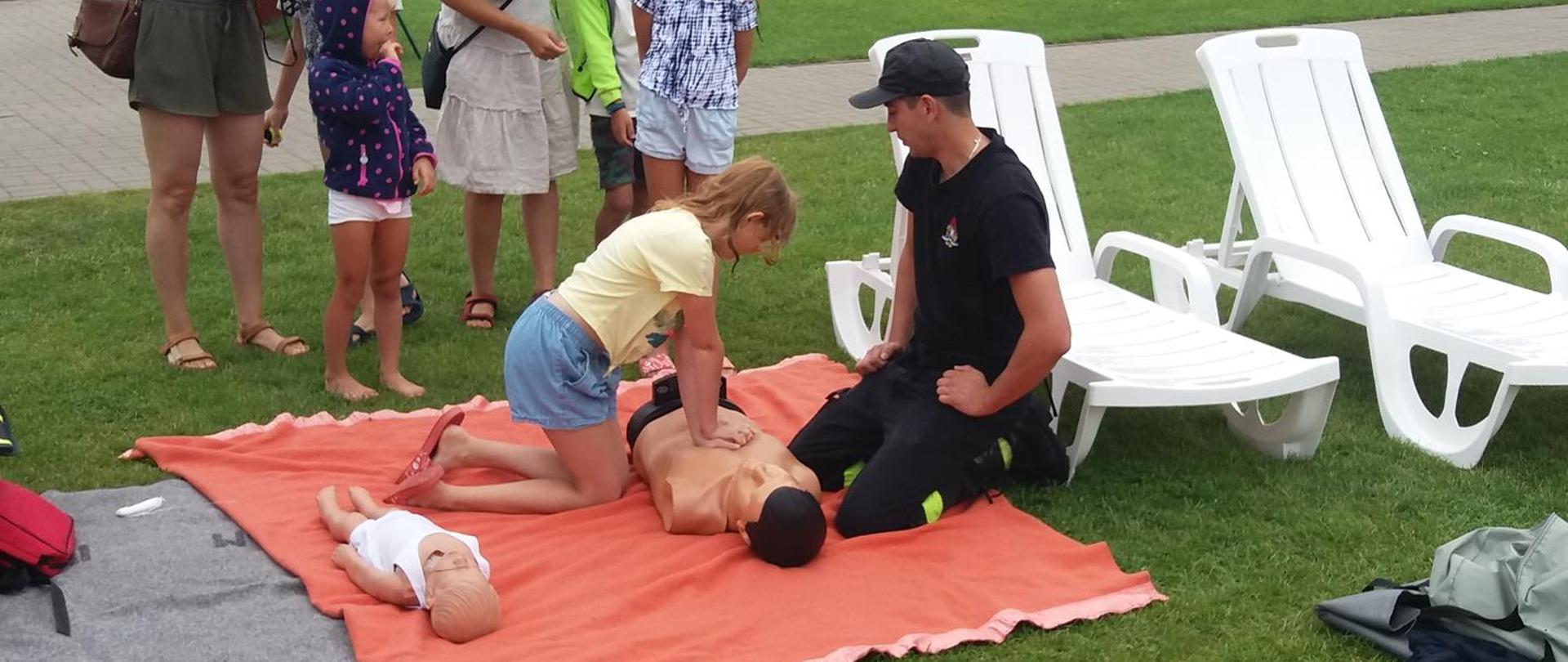 „KRĘCI MNIE BEZPIECZEŃSTWO NAD WODĄ”.