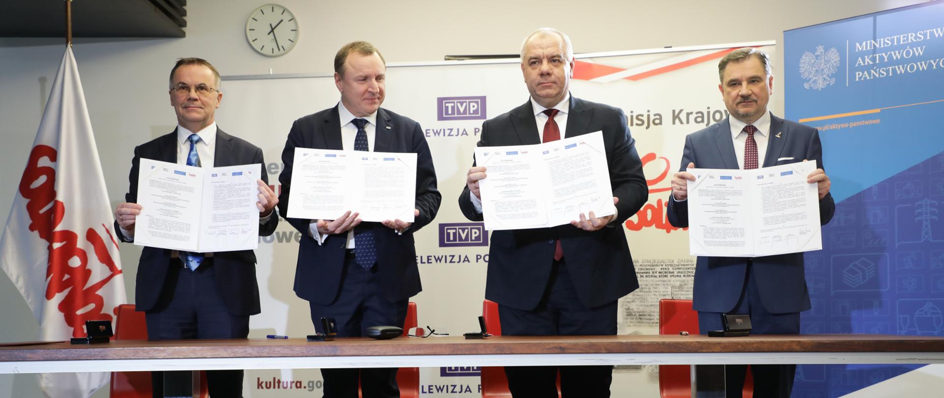 Podpisany list intencyjny ws. organizacji koncertu z okazji 40-lecia NSZZ "Solidarność", fot. Danuta Matloch