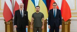  Prezydent Łotwy Egils Levits, Prezydent Ukrainy Wołodymyr Zełenski i Premier Mateusz Morawiecki podczas spotkania w Kijowie.
