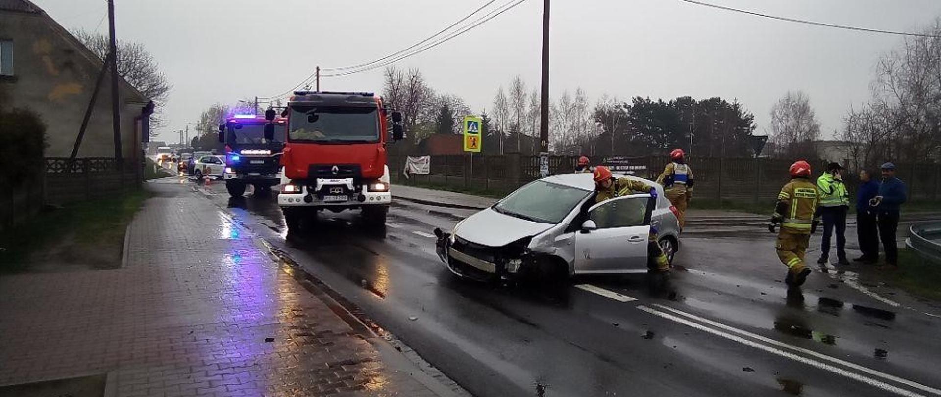 Strażacy podczas działań.
