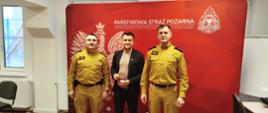 Wspólne zdjęcie Burmistrza Gminy i Miasta Gryfów Śląski wraz z Komendantem Powiatowym PSP w Lwówku Śląskim i Zastępcą Komendanta Powiatowego PSP w Lwówku Śląskim