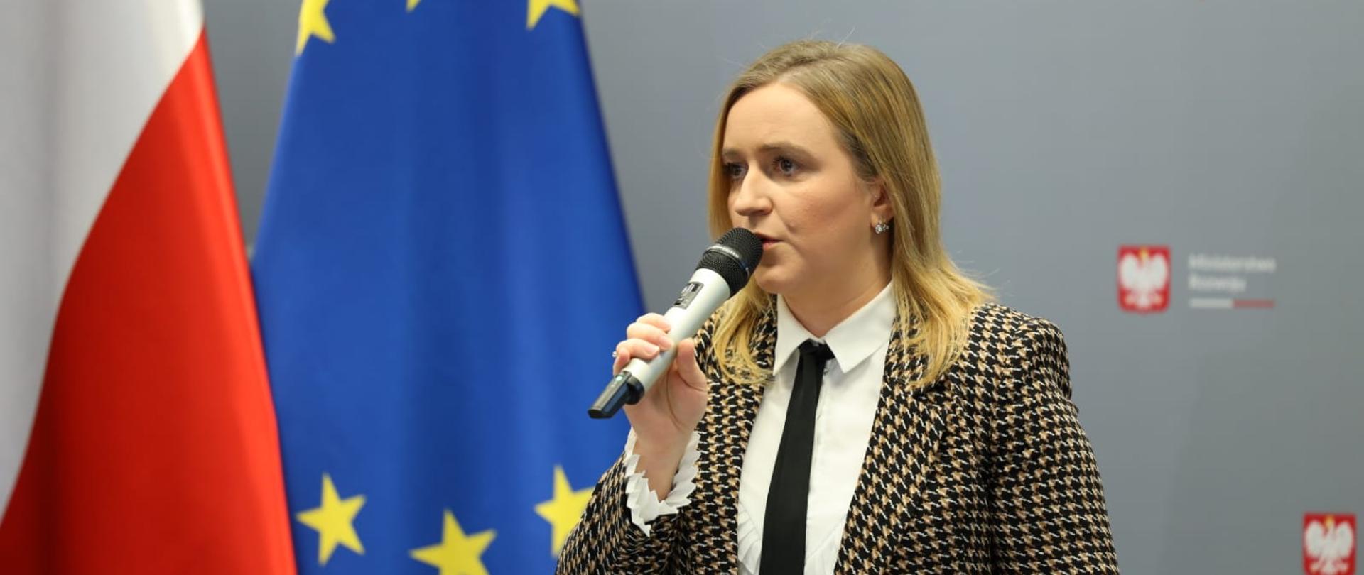 Wiceminister Olga Semeniuk na konferencji ws zaangażowania SSE w walkę z COVID-19.