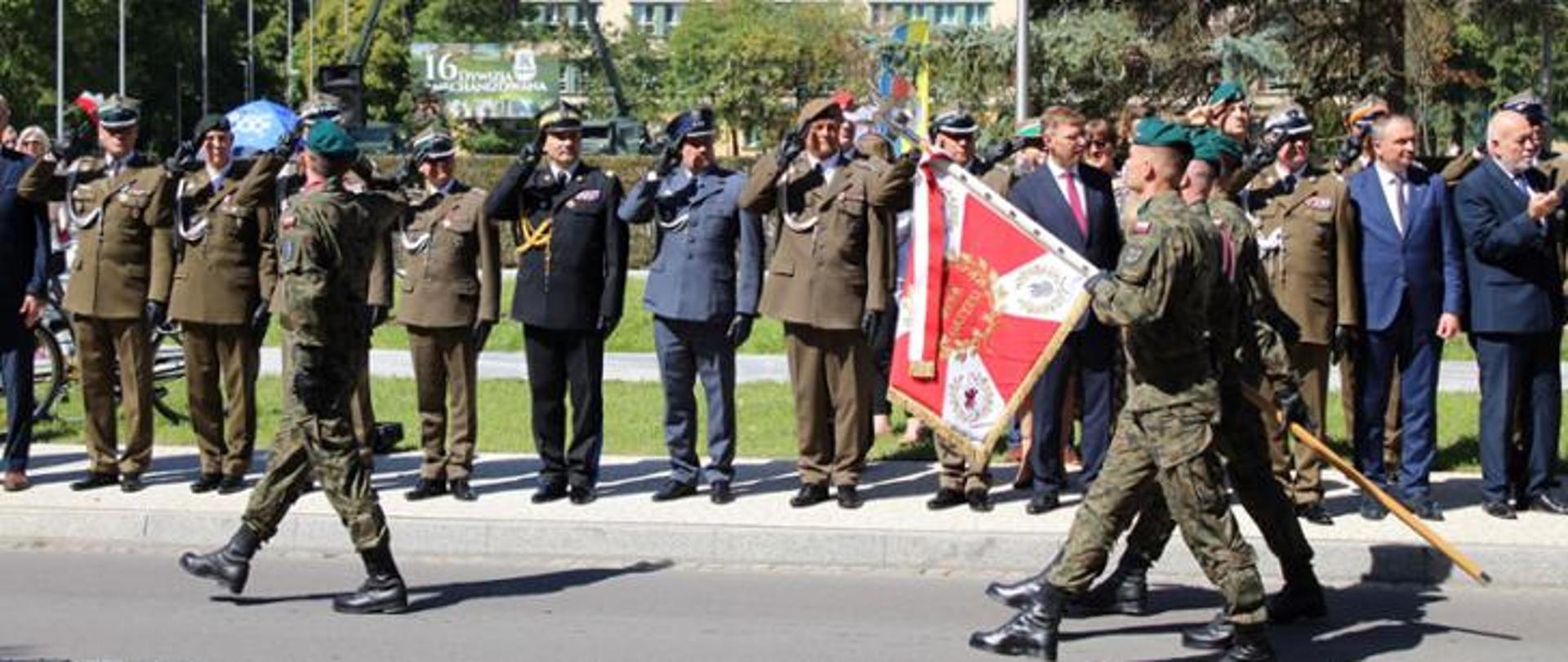 Wojewódzkie Obchody Święta Wojska Polskiego – PSP reprezentował Warmińsko-Mazurski Komendant Wojewódzki