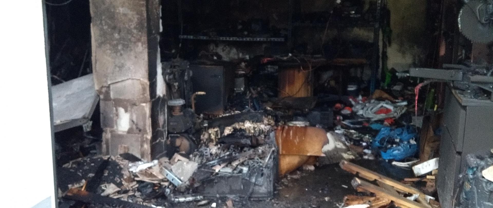 Pożar garażu w Rogalinie