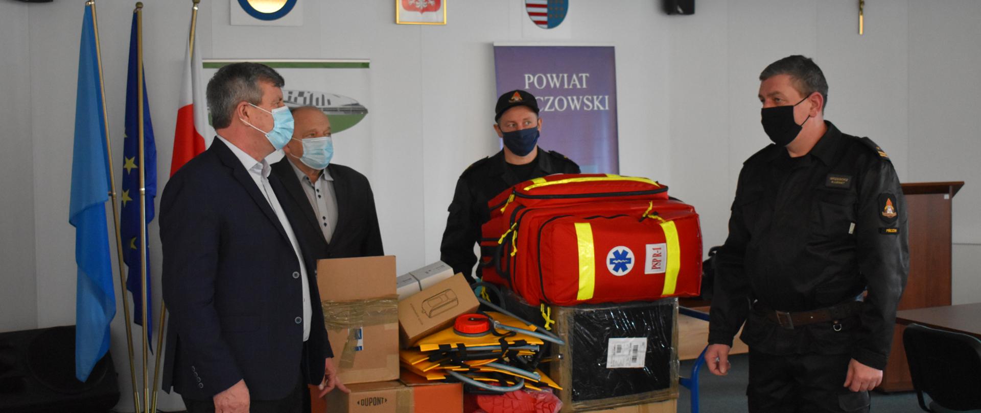 KOLEJNA PARTIA ŚRODKÓW DO WALKI
Z COVID-19 DLA PIŃCZOWSKICH STRAŻAKÓW
