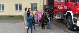 Na zdjęciu dzieci z przedszkola przy SP im. Marii Skłodowskiej-Curie w Stępowie podczas pogadanki w Komendzie Powiatowej PSP w Rypinie