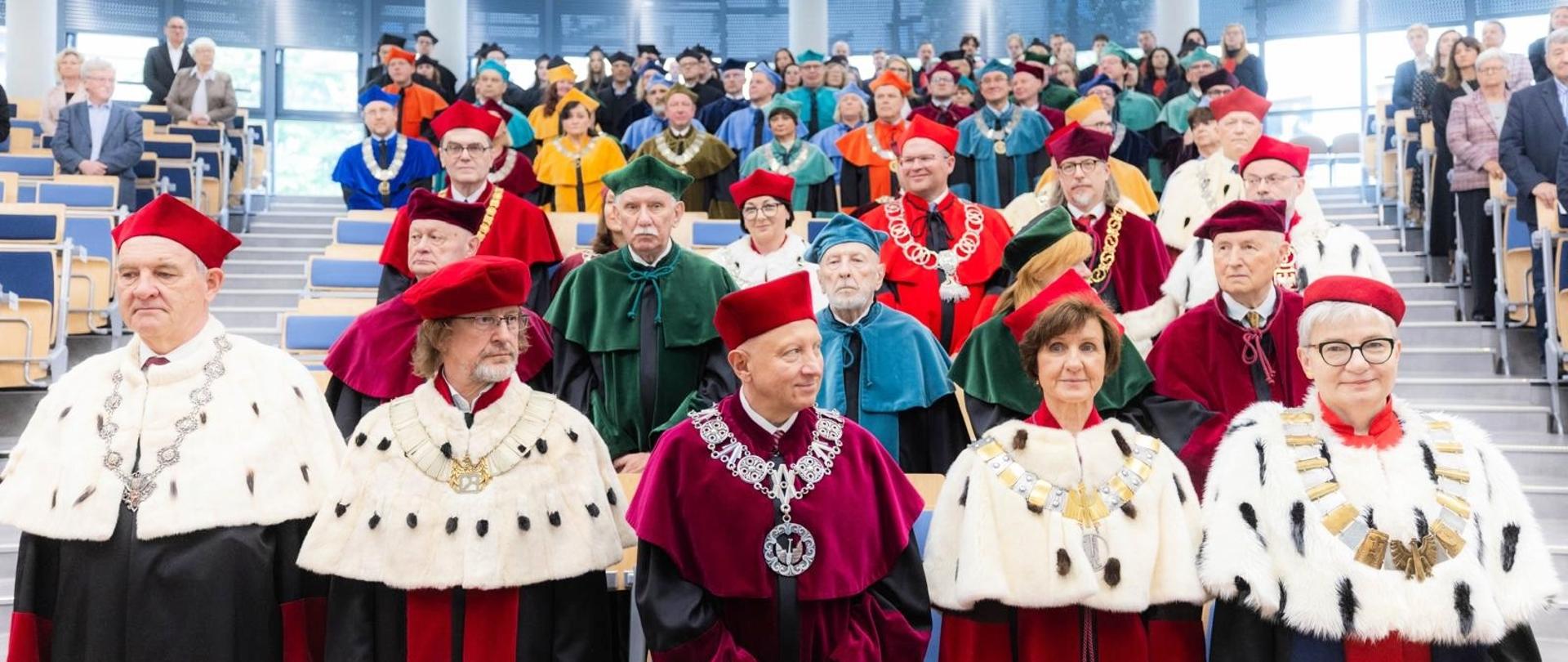 Uroczyste posiedzenie Senatu Uniwersytetu Łódzkiego w 80. rocznicę powstania uczelni - grono rektorskie