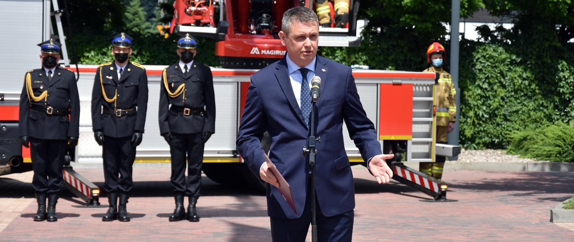 Wicewojewoda Mazowiecki Artur Standowicz podczas Mazowieckiego Dnia Strażaka