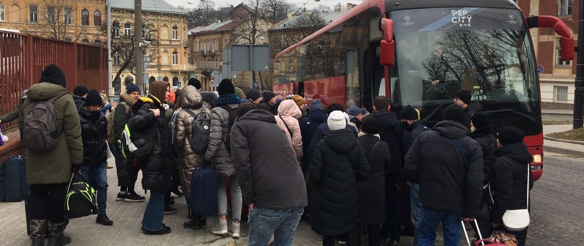 Ewakuacja Polaków i osób polskiego pochodzenia razem z dziećmi z Ukrainy