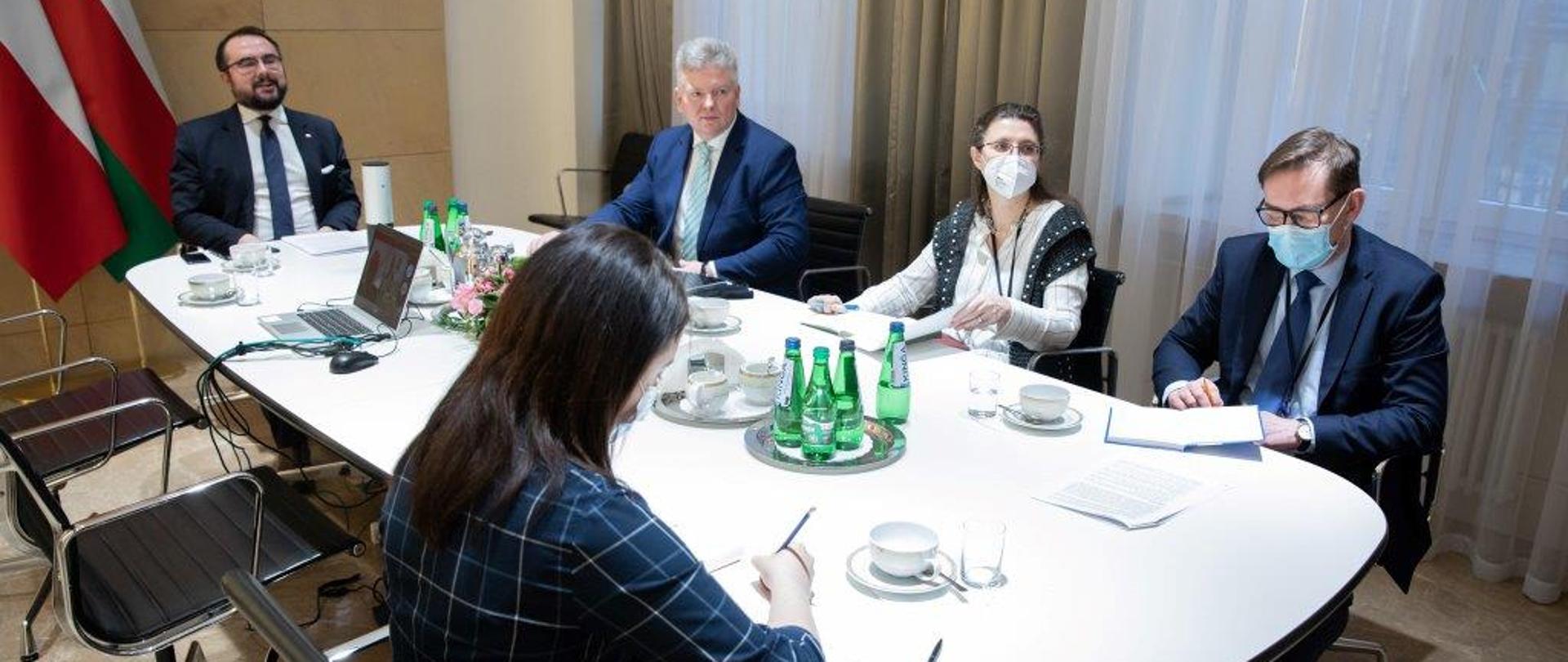 Polish-Omani consultations