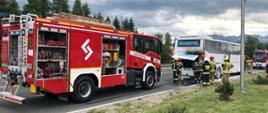 W miejsowośi Poronin na DK 47 doszło do pożaru komory silnika w autobusie przewożącym pasażerów, który zastępuje połączenie PKP, pojazd zatrzymał się na pasie włączającym do ruchu