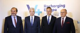 Spotkanie ministrów spraw zagranicznych państw Grupy Wyszehradzkiej (V4) w Komárom (19 lipca 2021) - od lewej: wiceminister spraw zagranicznych Czech Jan Kohout, minister spraw zagranicznych i europejskich Słowacji Ivan Korčok, minister spraw zagranicznych i handlu Węgier Péter Szijjártó oraz minister spraw zagranicznych RP Zbigniew Rau