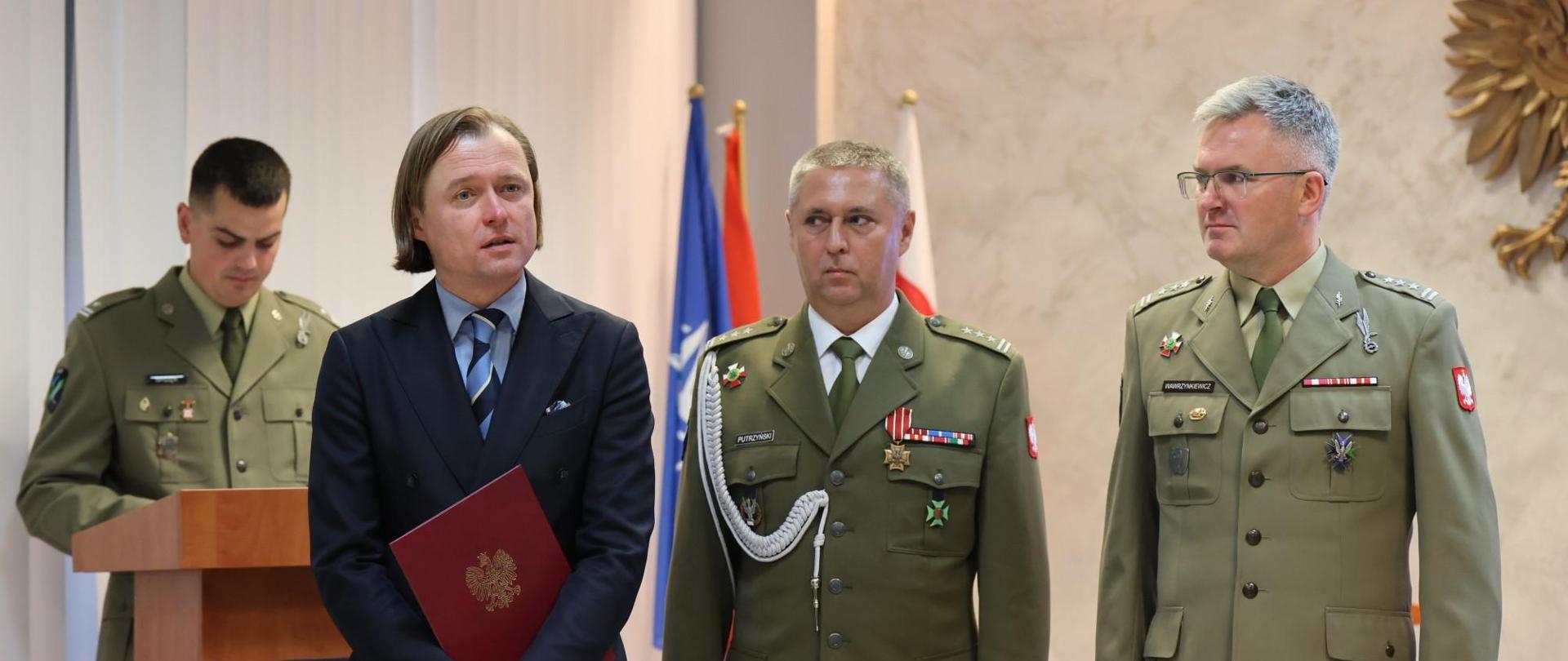 Na zdjęciu widać mężczyzn