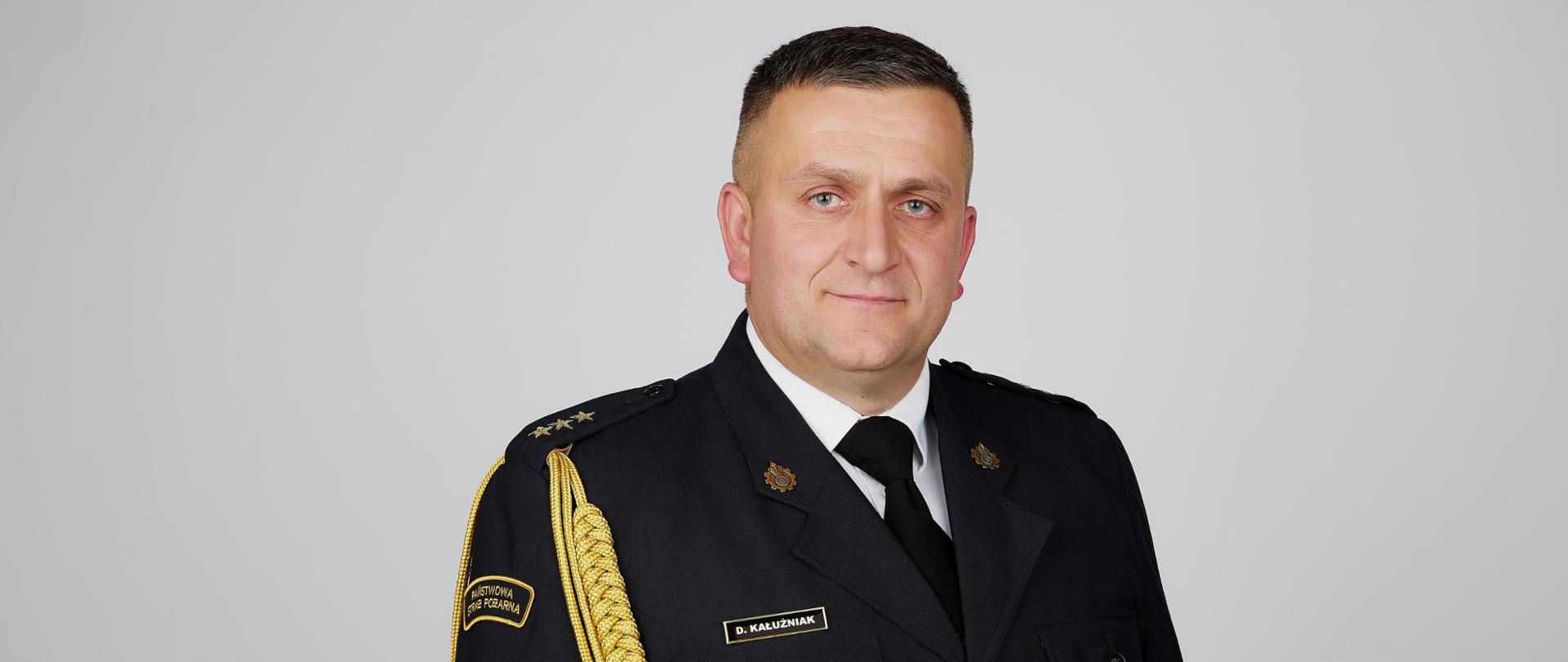 Zdjęcie przedstawia kapitana Daniela Kałużniaka