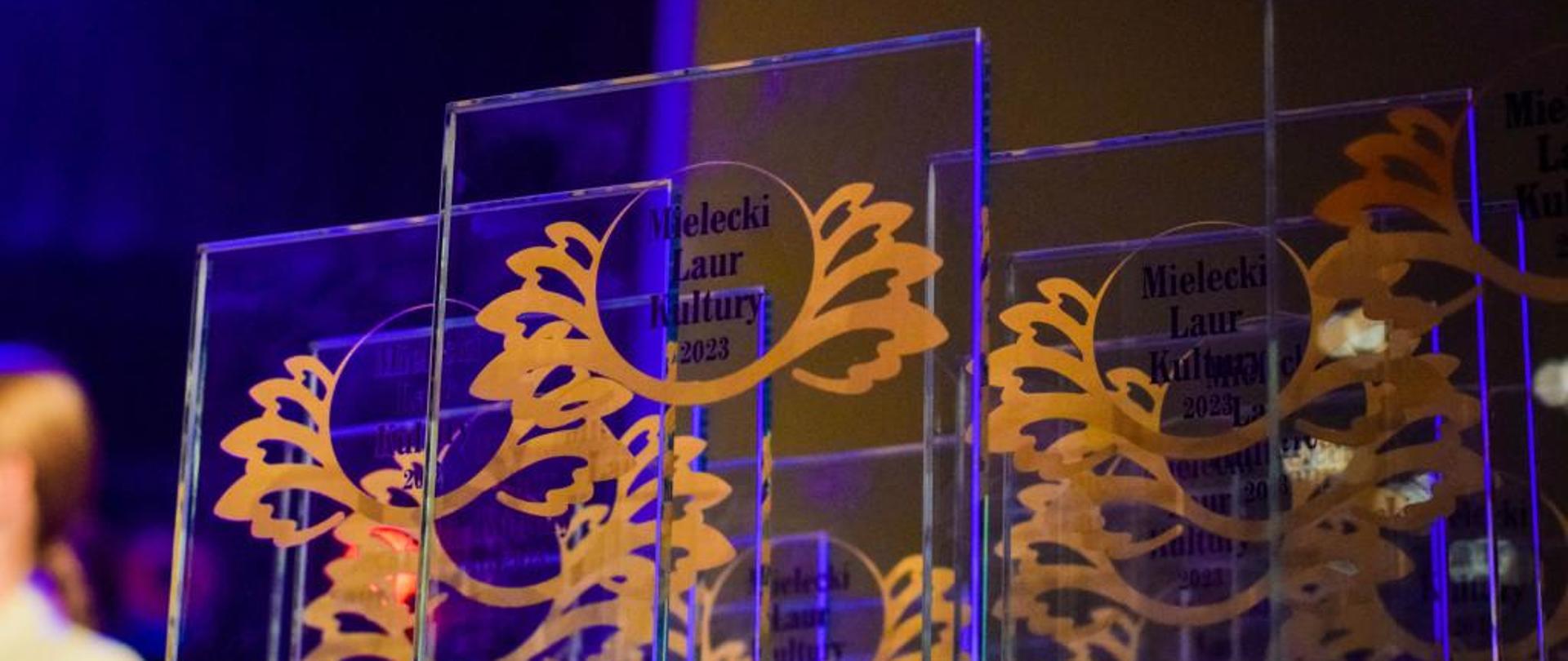 statuetki Mieleckiego Laura Kultury za wyróżniające się sukcesy artystyczne zdobyte w roku 2023. 