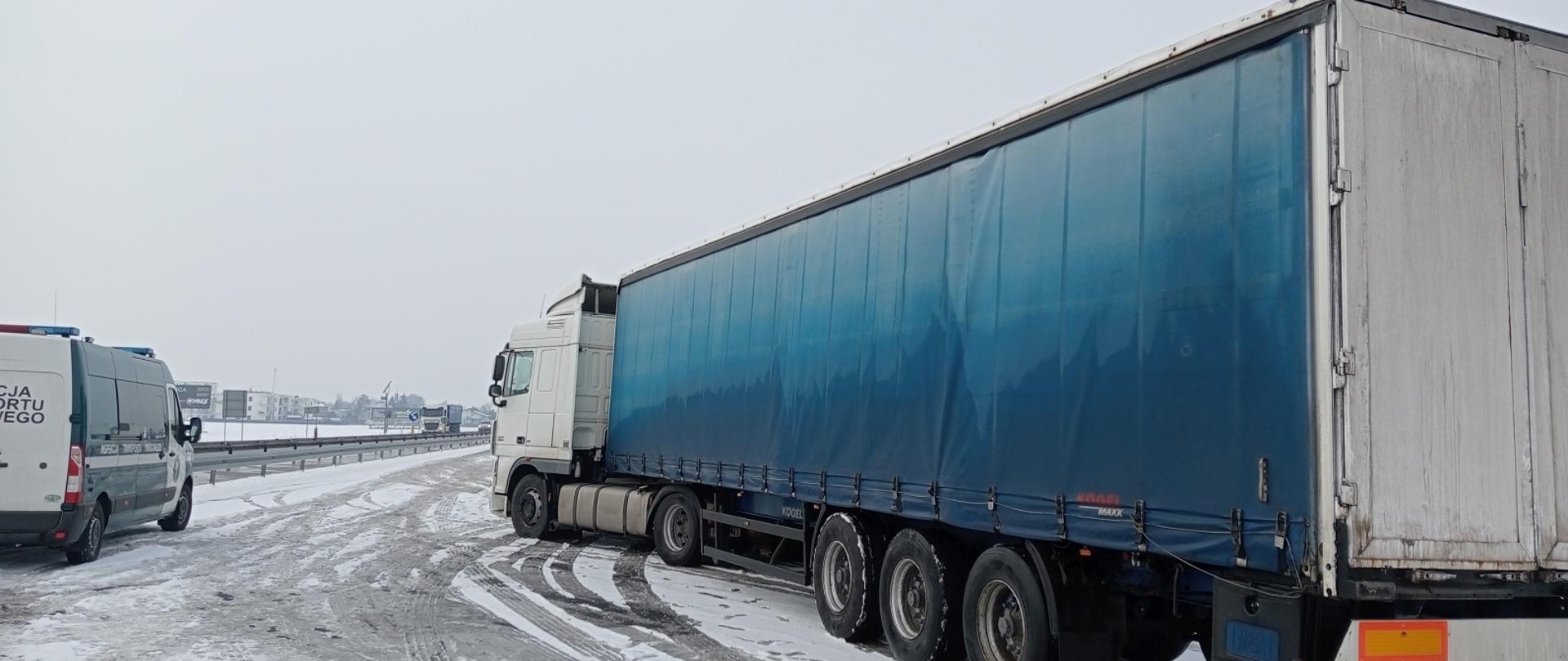 Inspektorzy z leszczyńskiego oddziału wielkopolskiej Inspekcji Transportu Drogowego zatrzymali do kontroli zespół pojazdów.