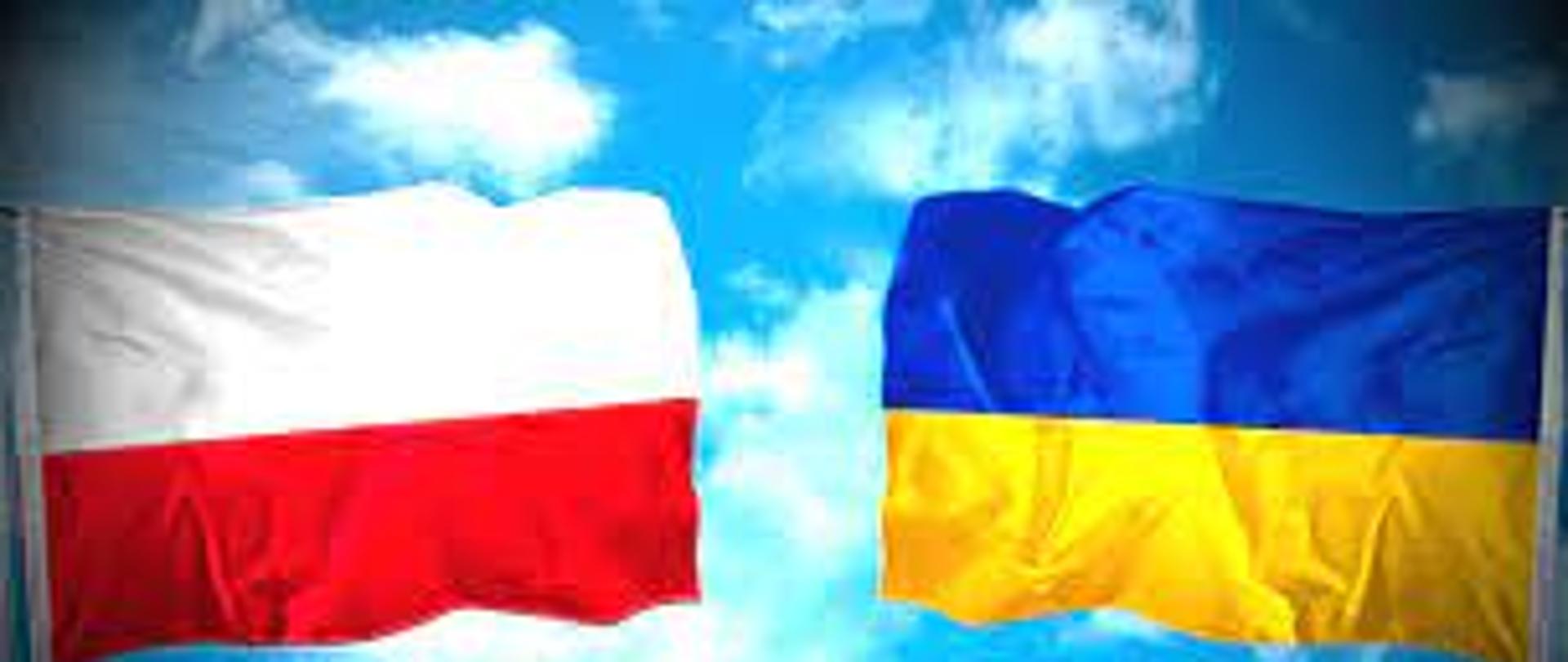 Zdjęcie przedstawia Flagi Polski i Ukrainy