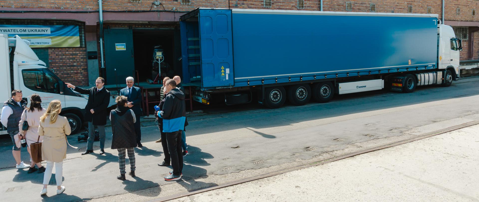 Kolejne transporty darów na Ukrainę