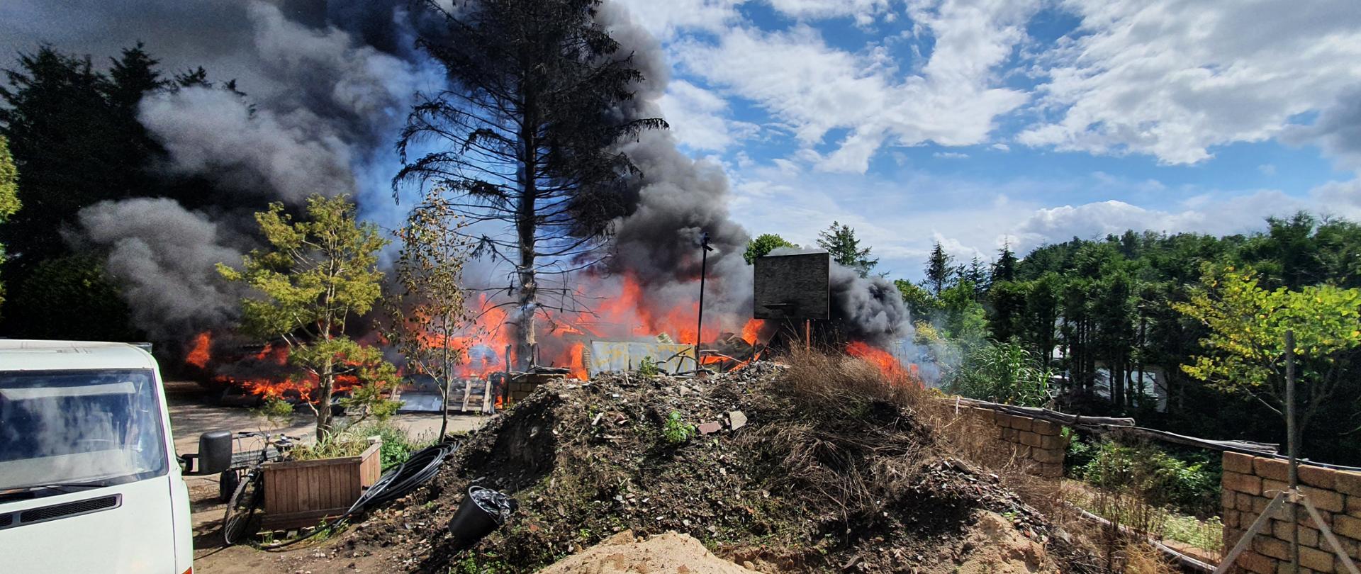 Pożar w tatowie. Pożar w pełni rozwinięty.