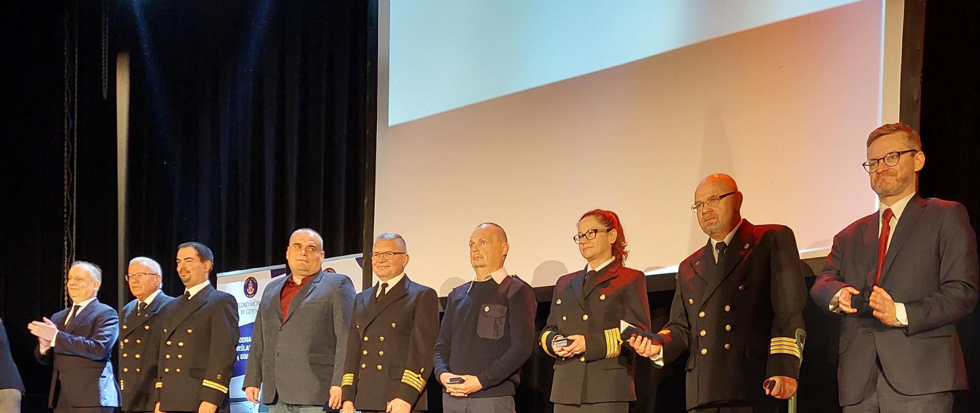 Pracownicy Urzędu Morskiego w Gdyni odznaczeni za długoletnią służbę