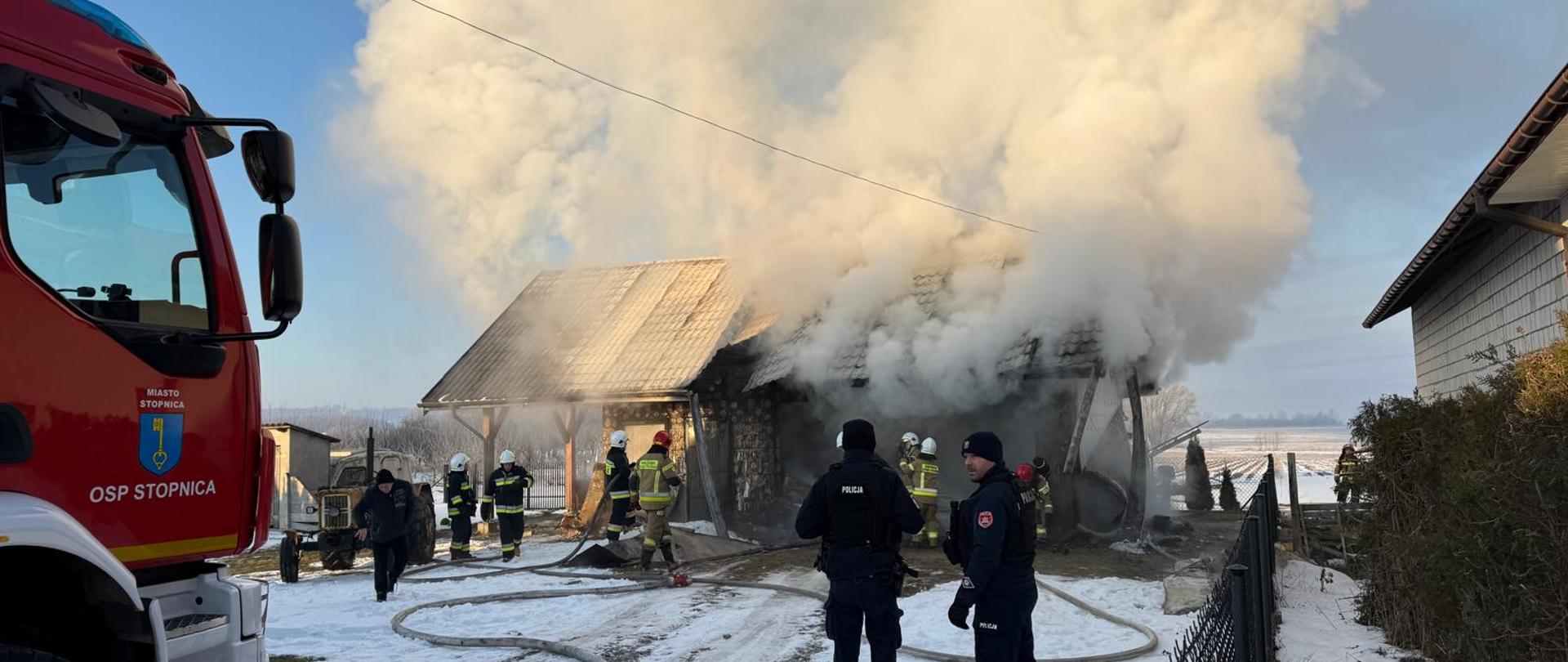 Pożar garażu wolnostojącego.