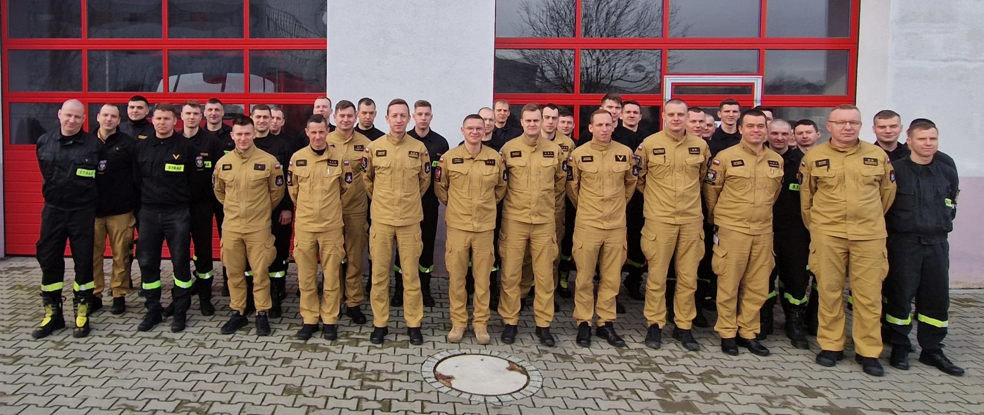 Zdjęcie grupowe uczestników spotkania