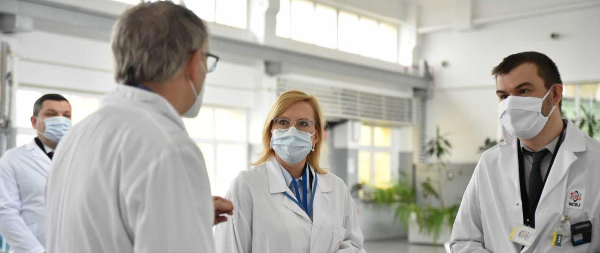 Minister Anna Moskwa z wizytą w NCBJ