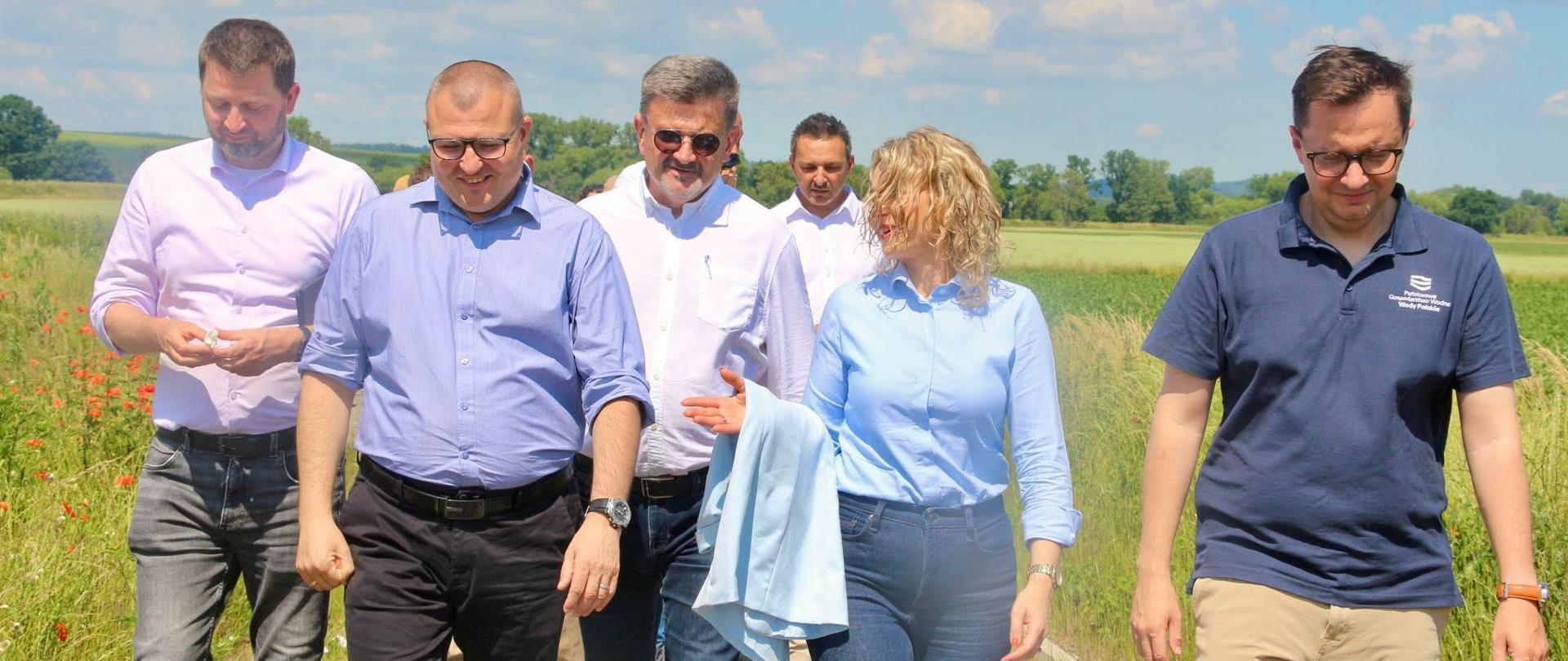 Kolejny etap odbudowy systemu ochrony przeciwpowodziowej na rzece Opawie