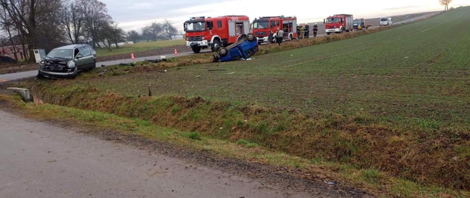 Wypadek dwóch samochodów osobowych