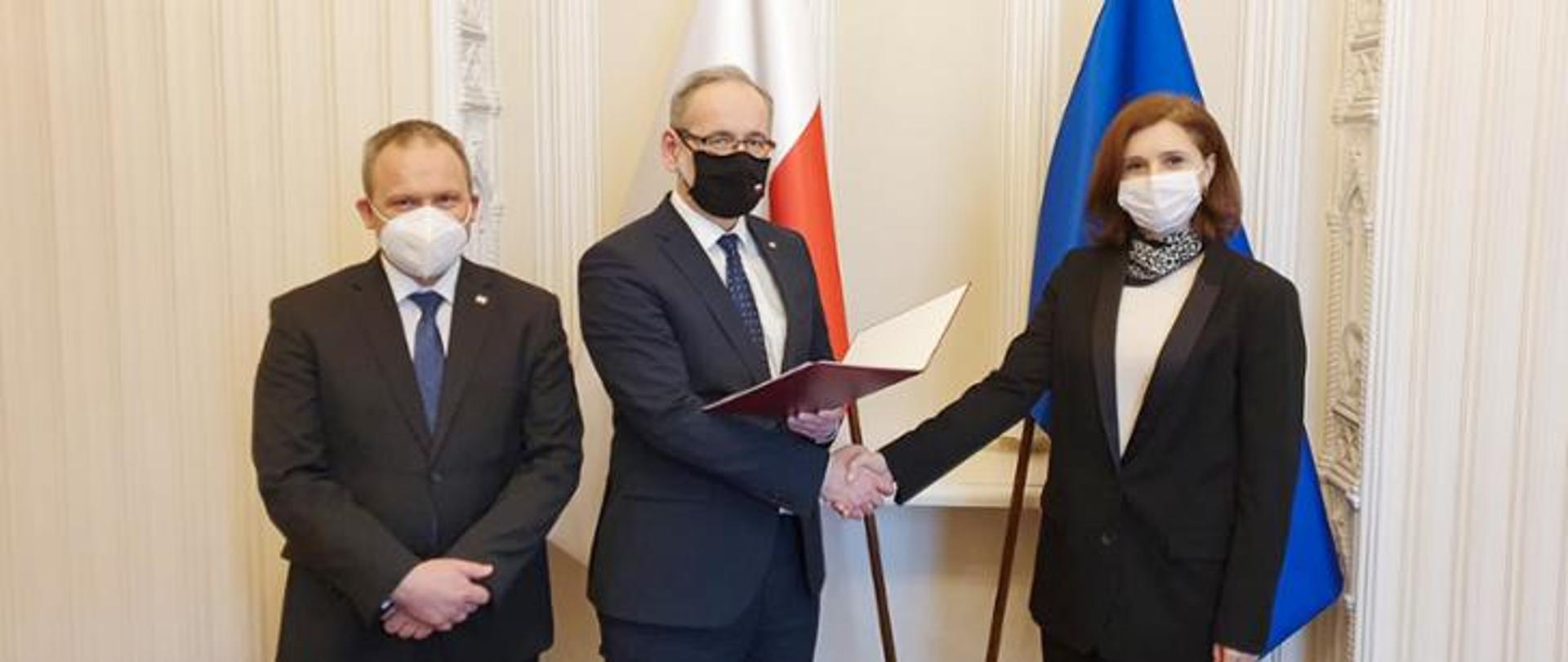 wręczenie nominacji przez Ministra Zdrowia Ewie Krajewskiej