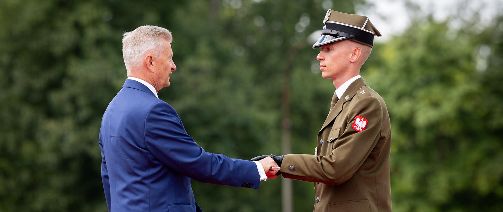 591 absolwentów Wojskowej Akademii Technicznej oficerami Wojska Polskiego 