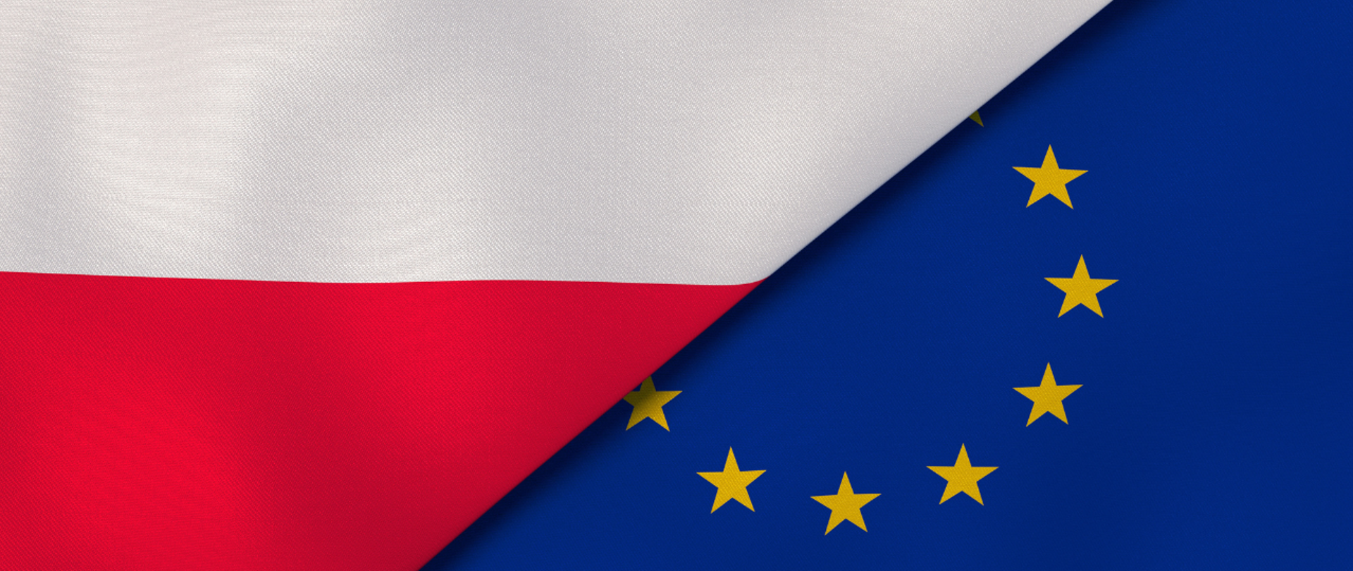 Flagi Polski i Unii Europejskiej.
