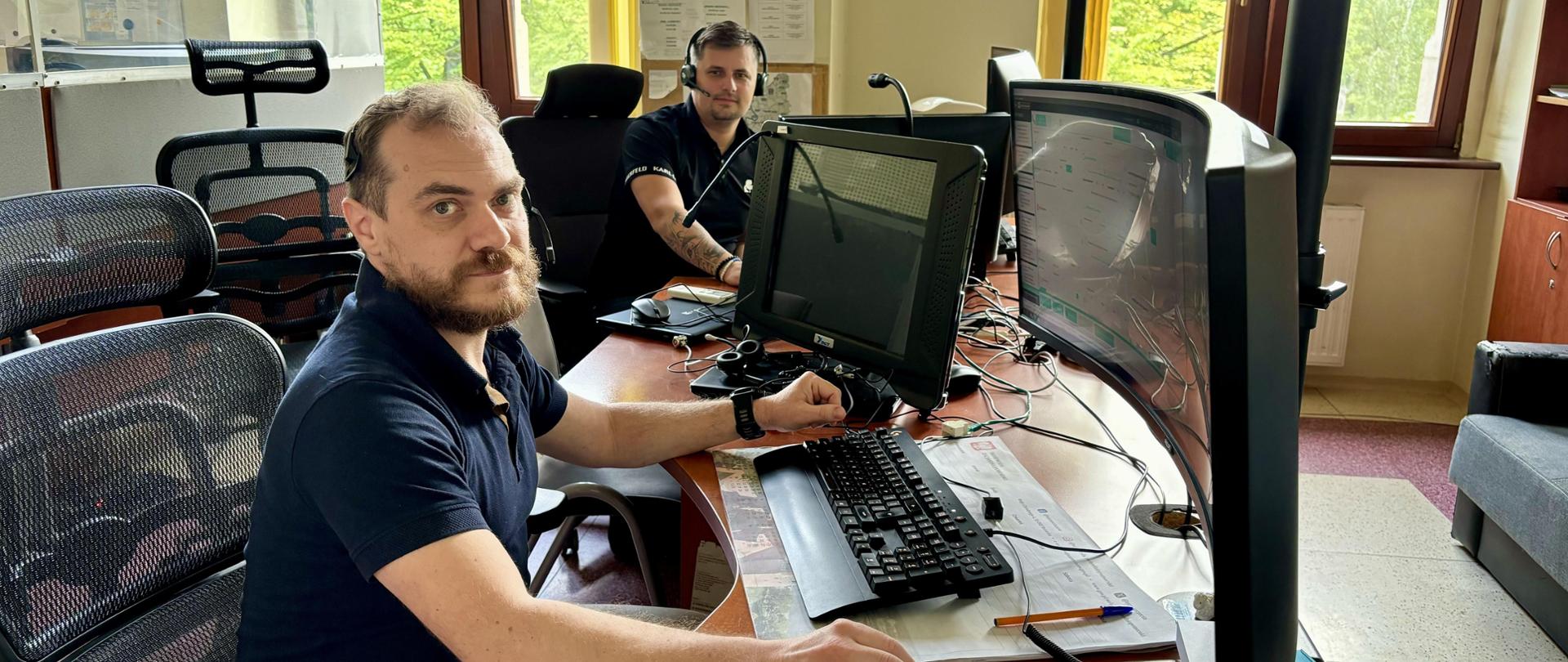 dyspozytorzy medyczni, którzy instruowali osoby pomagające przy porodzie 