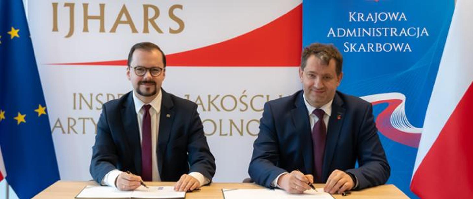 Szef Krajowej Administracji Skarbowej Marcin Łoboda oraz Główny Inspektor Jakości Handlowej Artykułów Rolno-Spożywczych Przemysław Rzodkiewicz