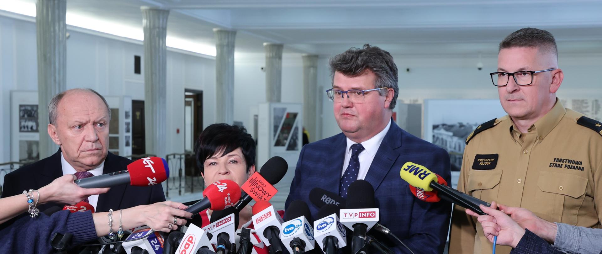 Konferencja prasowa w sprawie dofinansowania działalności młodzieżowych drużyn pożarniczych OSP